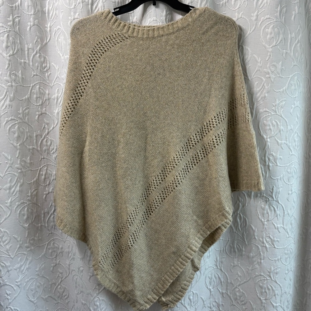 G.H. Bass sweater poncho tan wool blend size large